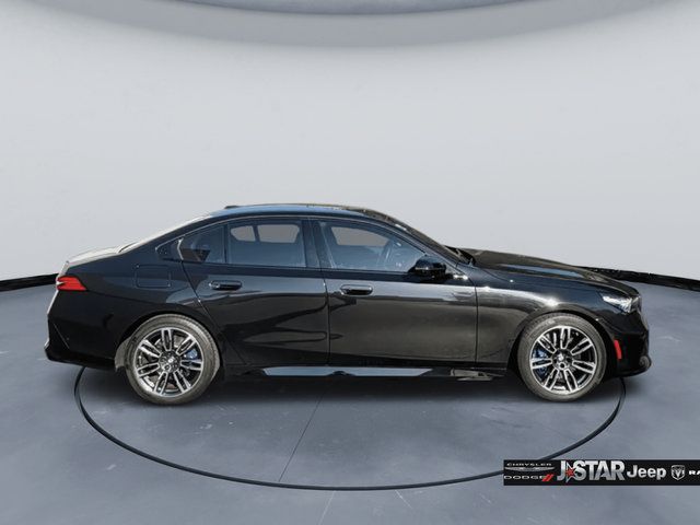 Used 2024 BMW 540i xDrive w/ M Sport Package AWD/4WD image 4