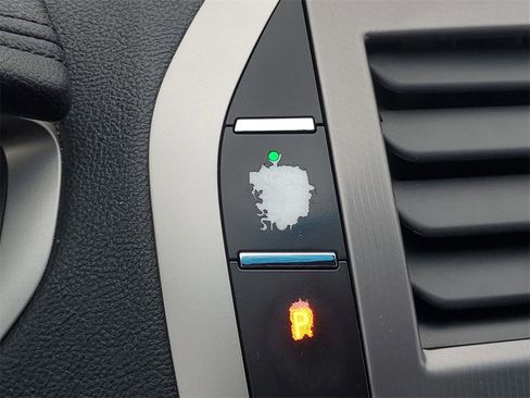 Used 2017 Lincoln MKZ Premiere image 16