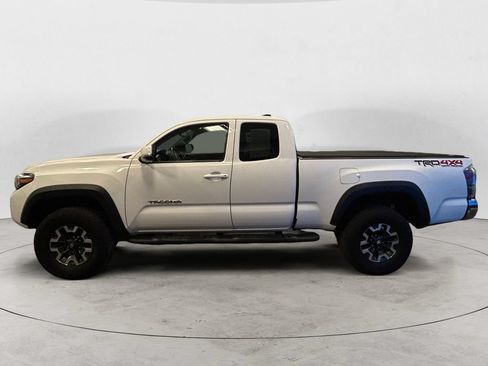 Used 2023 Toyota Tacoma TRD Off-Road w/ TRD Premium Off Road Package AWD/4WD image 2