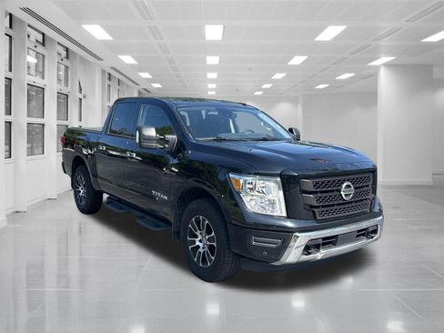 Used 2021 Nissan Titan SV w/ SV Convenience Package AWD/4WD image 3