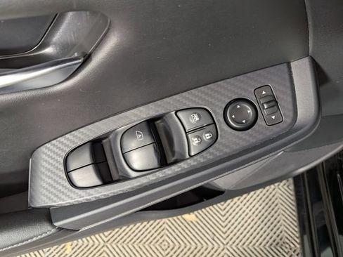 Used 2024 Nissan Sentra SV FWD image 11