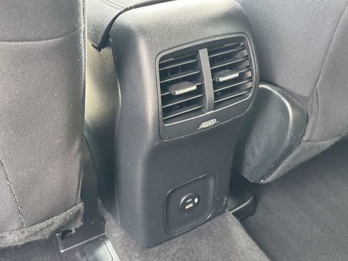 Used 2020 Ford Escape SE Sport AWD/4WD image 24