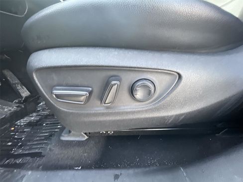 Used 2022 Toyota Highlander XLE image 13