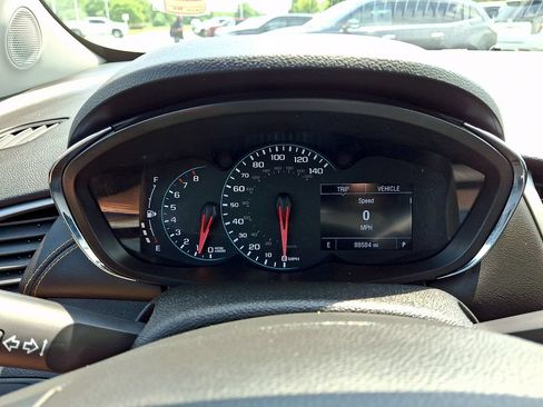 Certified 2020 Chevrolet Trax LT w/ LT Convenience Package FWD image 19