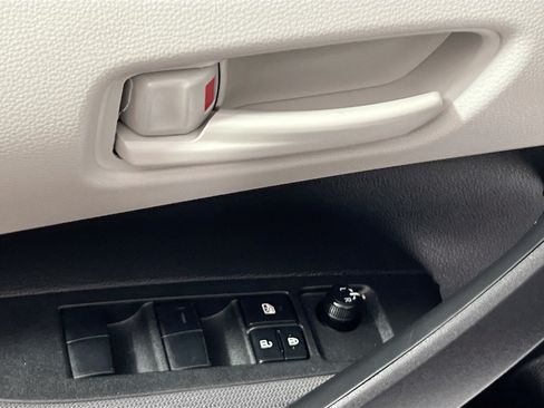 Used 2026 Toyota Corolla LE FWD image 16