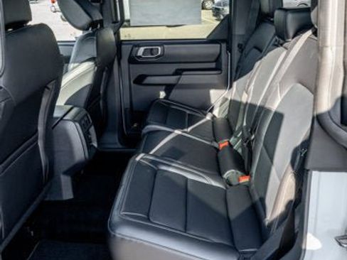 New 2025 Ford Bronco Outer Banks image 17