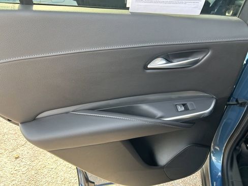 Used 2025 Cadillac XT4 Premium Luxury image 19