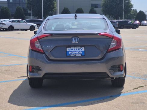 Used 2018 Honda Civic EX image 7