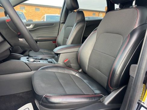 Certified 2023 Ford Escape ST-Line w/ Tech Pack #1 image 17