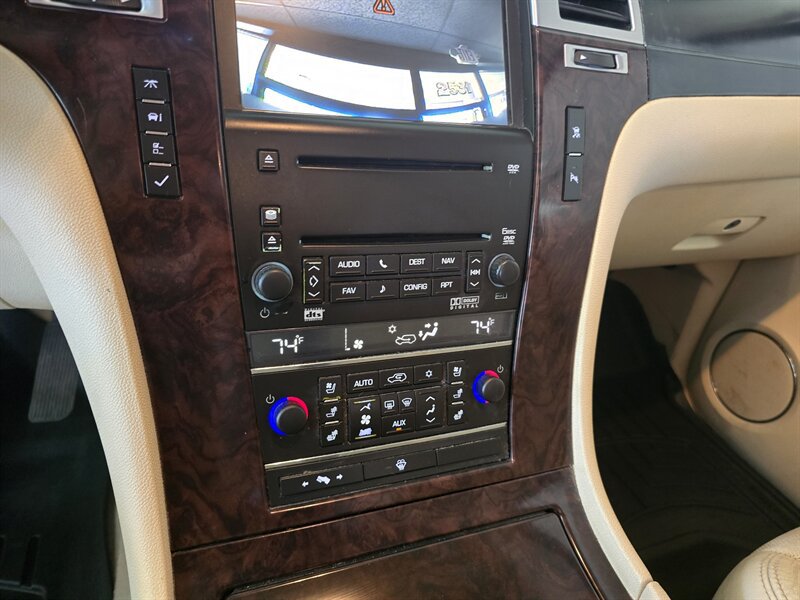 Used 2008 Cadillac Escalade ESV AWD image 28