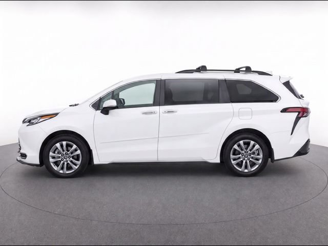 Used 2023 Toyota Sienna Limited AWD/4WD image 6
