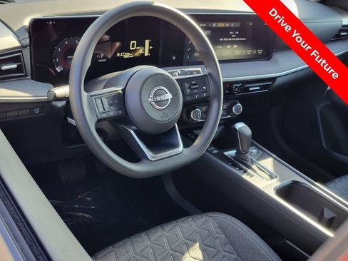 Certified 2025 Nissan Kicks SV FWD image 3