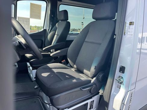 Used 2024 Mercedes-Benz Sprinter 2500 image 26