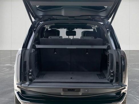 Used 2025 Land Rover Range Rover Long Wheelbase Autobiography AWD/4WD image 14