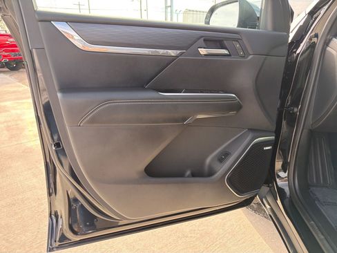 New 2026 GMC Acadia Elevation image 11