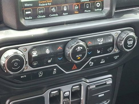 Used 2020 Jeep Gladiator Overland w/ Dual Top Group AWD/4WD image 16