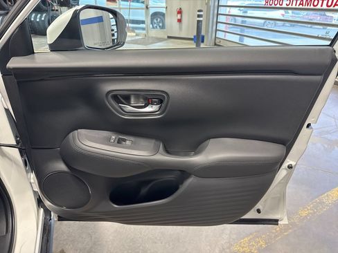 New 2026 Honda HR-V LX image 27