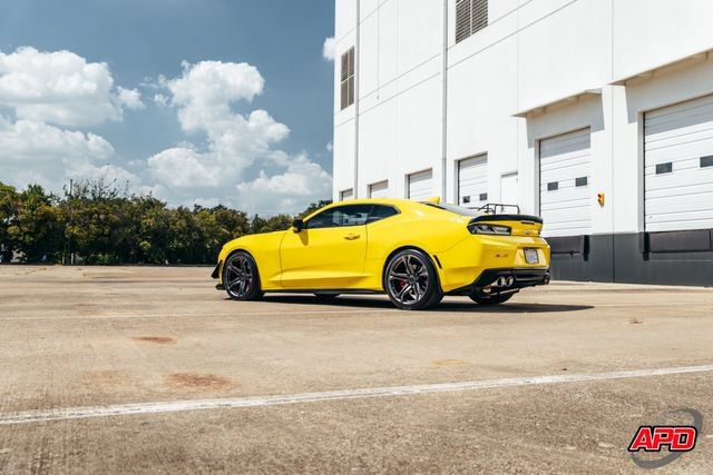 Used 2017 Chevrolet Camaro SS RWD image 21