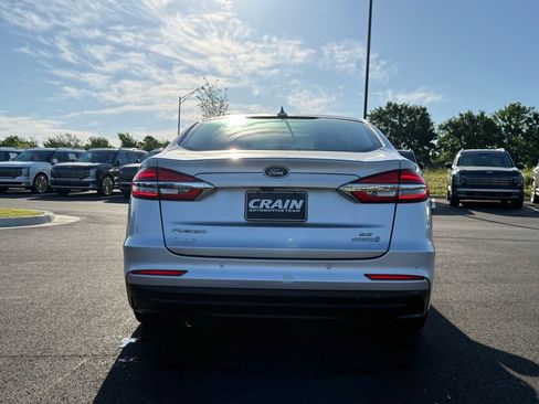 Used 2019 Ford Fusion SE FWD image 6