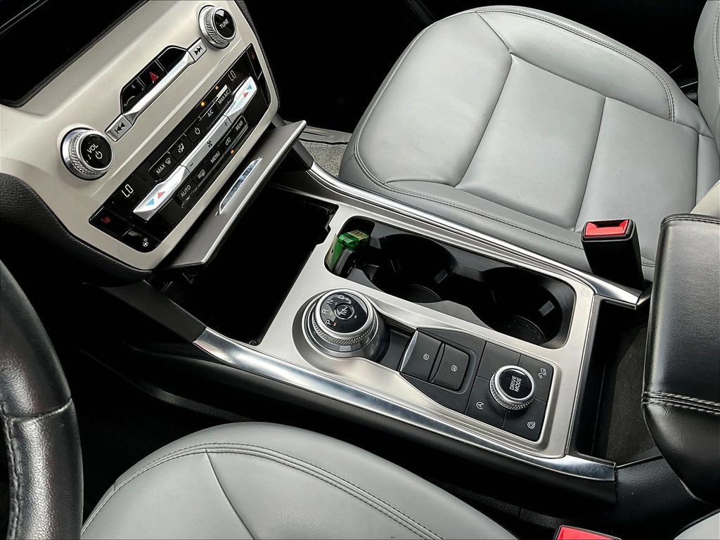 Used 2021 Ford Explorer XLT w/ Equipment Group 202A AWD/4WD image 22