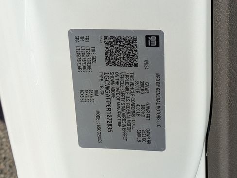 Used 2024 Chevrolet Express 2500 w/ Driver Convenience Package image 30