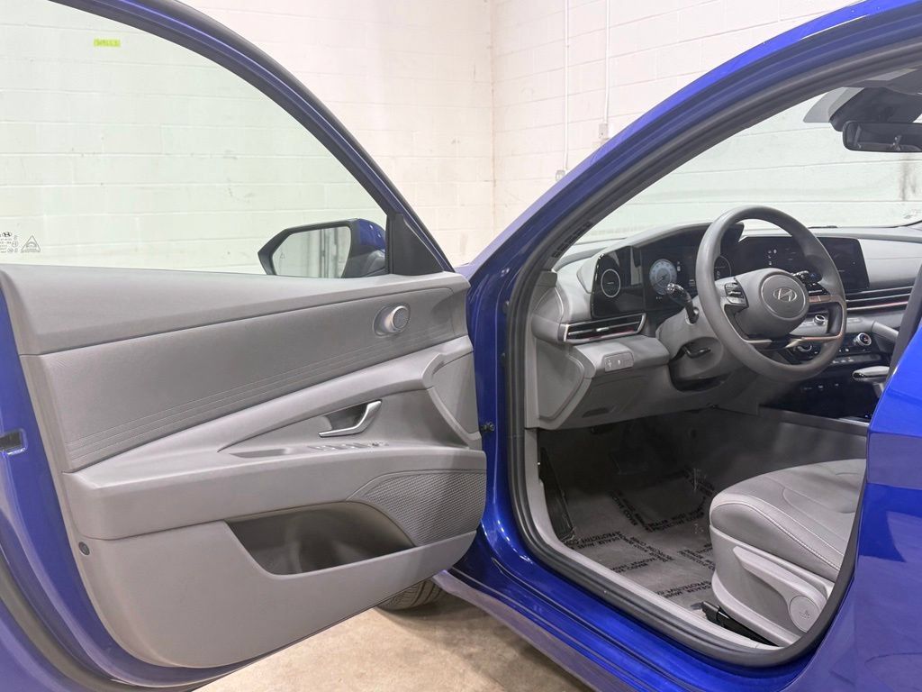 Used 2024 Hyundai Elantra SEL FWD image 23