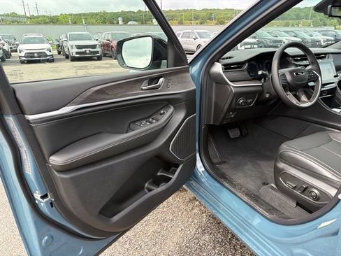 New 2026 Jeep Grand Cherokee L Limited AWD/4WD image 12