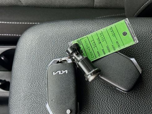 Used 2022 Kia Forte LXS FWD image 24