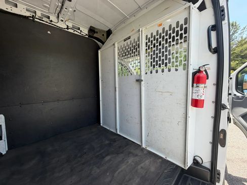 Used 2019 Ford Transit 150 148 Medium Roof RWD image 18