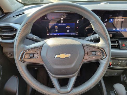 Used 2025 Chevrolet TrailBlazer LT AWD/4WD image 11