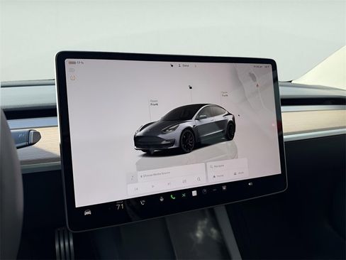 Used 2023 Tesla Model 3 Performance image 17
