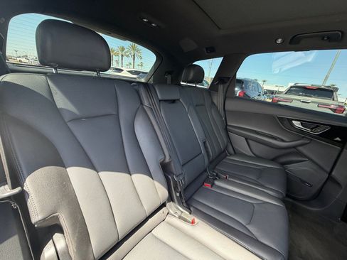 Used 2019 Audi Q7 3.0T Prestige w/ Prestige Package AWD/4WD image 18