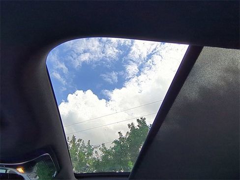 Used 2025 Mercedes-Benz GLC 300 image 20