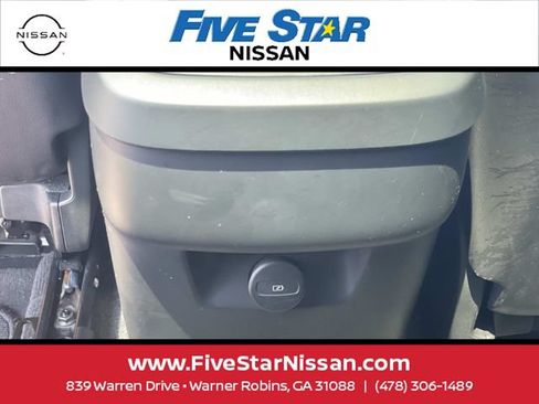 Used 2024 Volvo XC60 B5 Plus w/ Protection Package Premier AWD/4WD image 12