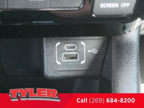 Certified 2025 Jeep Compass Limited AWD/4WD image 33