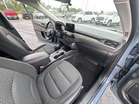 Used 2025 Ford Escape Active w/ Cold Weather Package AWD/4WD image 18