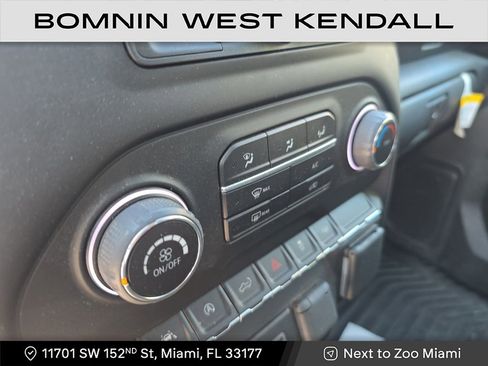 Used 2022 Chevrolet Silverado 1500 Custom image 18