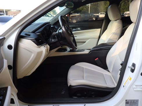 Used 2023 Cadillac CT4 Luxury RWD image 26