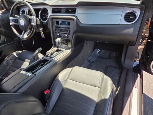 Used 2013 Ford Mustang Premium RWD image 16