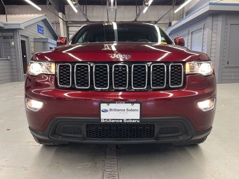 Used 2018 Jeep Grand Cherokee Laredo image 2