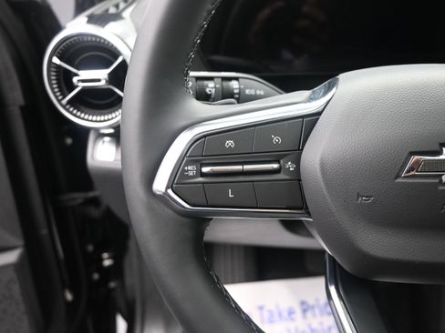 Used 2025 Chevrolet Equinox LT w/ Safety and Technology Package FWD image 12