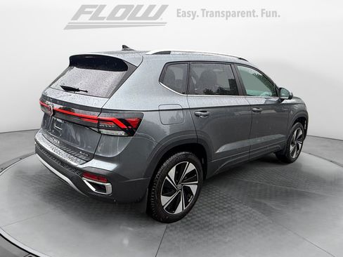 New 2026 Volkswagen Taos SE AWD/4WD image 7