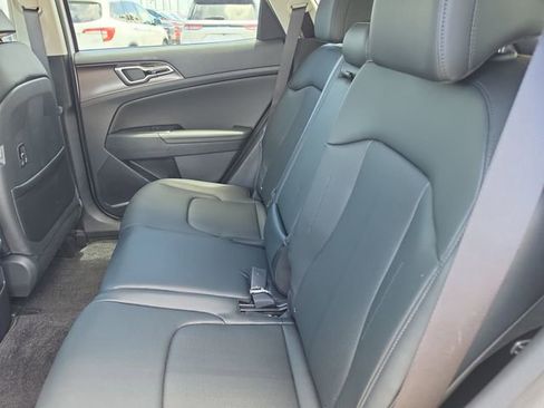 Used 2026 Kia Sportage EX FWD image 12