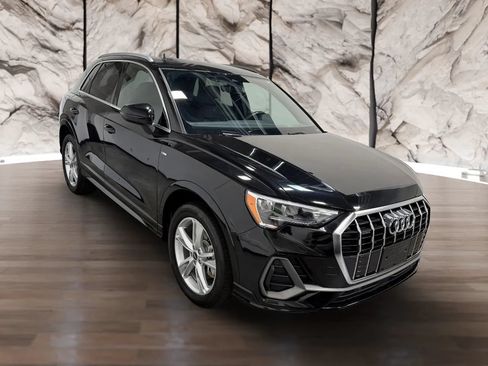 Used 2021 Audi Q3 2.0T Premium w/ Convenience Package AWD/4WD image 8
