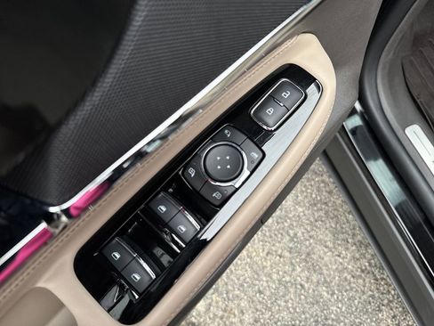 Certified 2023 Lincoln Corsair Reserve w/ Equipment Group 202A image 10