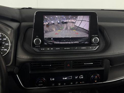 Used 2025 Nissan Rogue SV FWD image 16