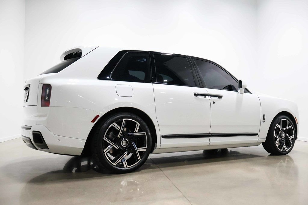 Used 2025 Rolls-Royce Cullinan Black Badge AWD/4WD image 89