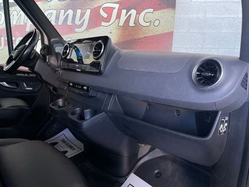 Used 2022 Mercedes-Benz Sprinter 3500 image 14