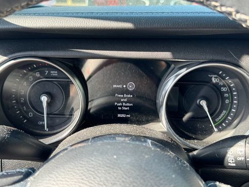 Used 2023 Jeep Wrangler Unlimited Sahara w/ Cold Weather Group AWD/4WD image 25