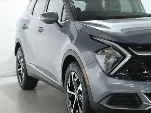 Used 2023 Kia Sportage EX FWD image 8